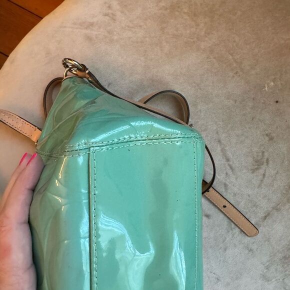 Coach 💎Jewel💎 Green Signature Embossed Patent Leather Small Tote Handbag Purse - Picture 17 of 17